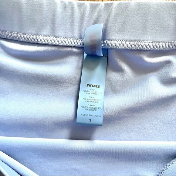 skims micro mini skirt swim collection pastel purple lavender size small pull on - Picture 3 of 4